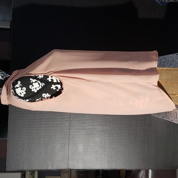 RW&CO. Peachy pink draped sleeveless top. size medium. - Picture 3 of 4